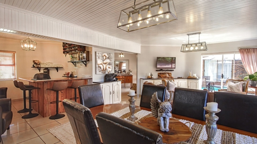 7 Bedroom Property for Sale in Vredenburg Western Cape